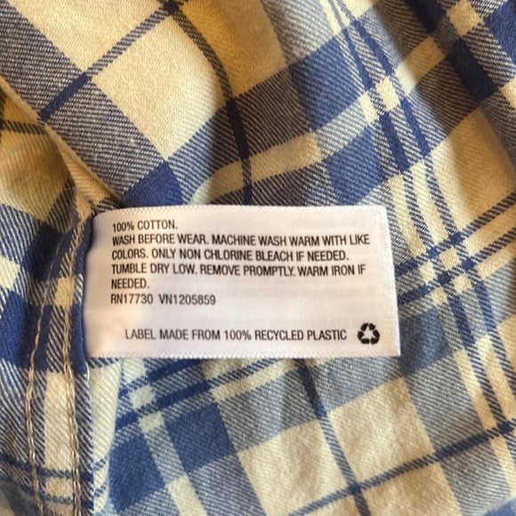 Boys' Button-Down Long Sleeve Flannel Shirt - Cat & Jack™ Size L (12/14) - Picture 3 of 3